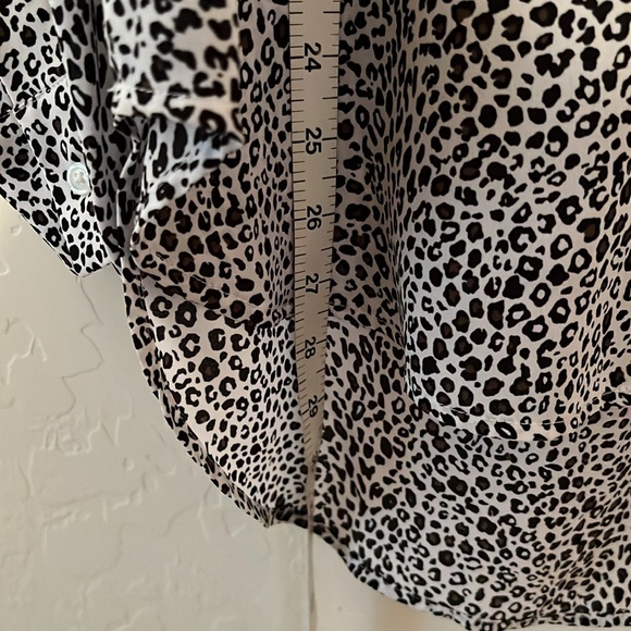 A.N.A. Size large Tunic black/white animal print  top. Long sleeve. Euc - Picture 6 of 6